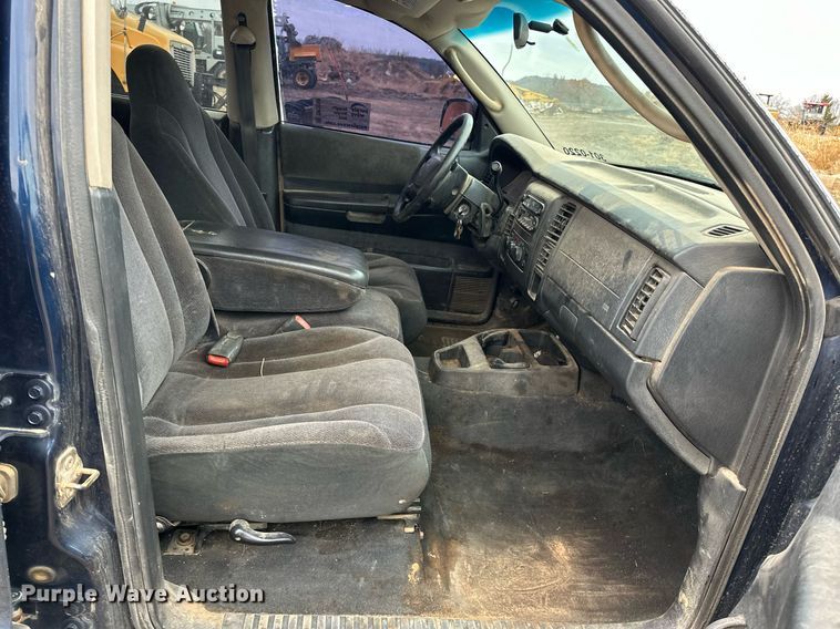 image for item DP3269 2001 Dodge Dakota  Quad Cab pickup truck