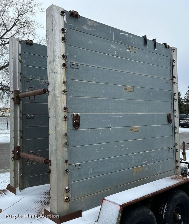 image for item DQ7407 Trench box