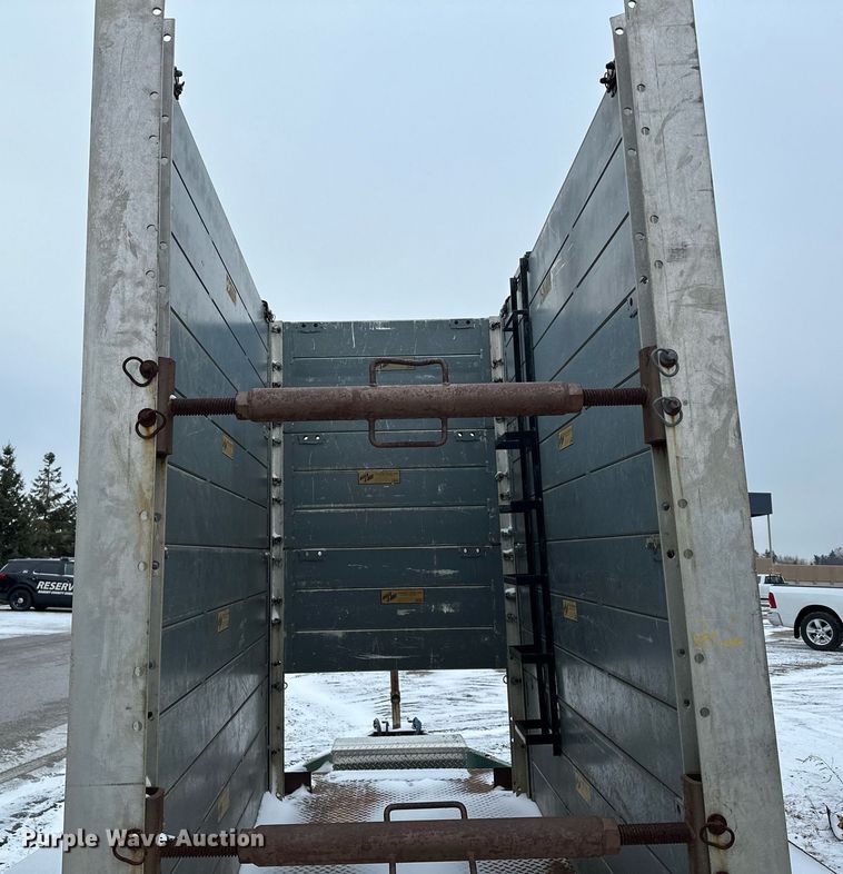 image for item DQ7407 Trench box