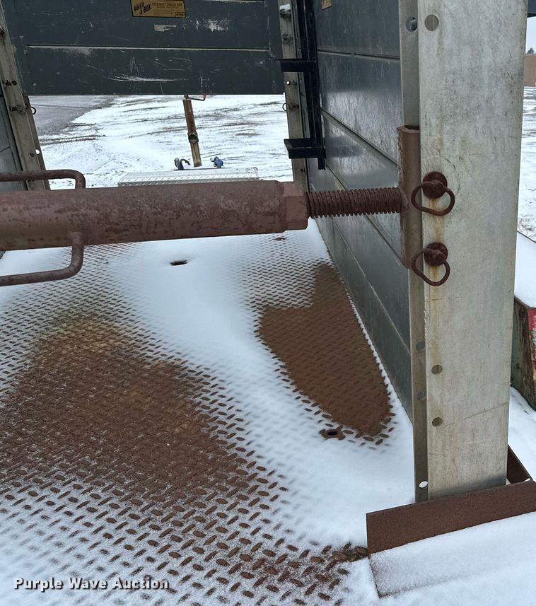 image for item DQ7407 Trench box