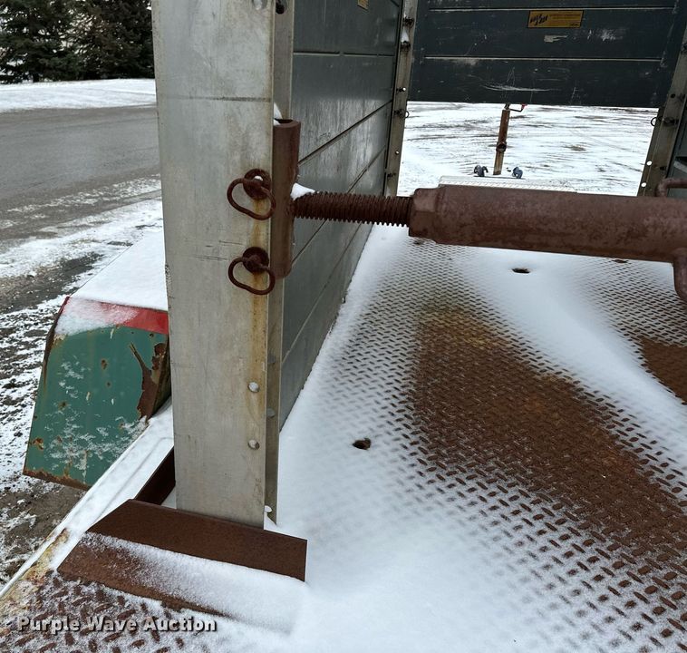 image for item DQ7407 Trench box