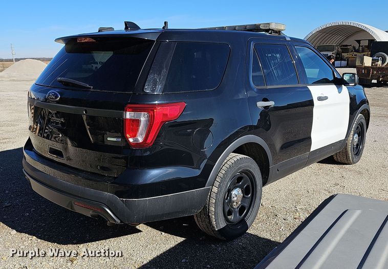 image for item DR5867 2016 Ford Explorer Police Interceptor  SUV