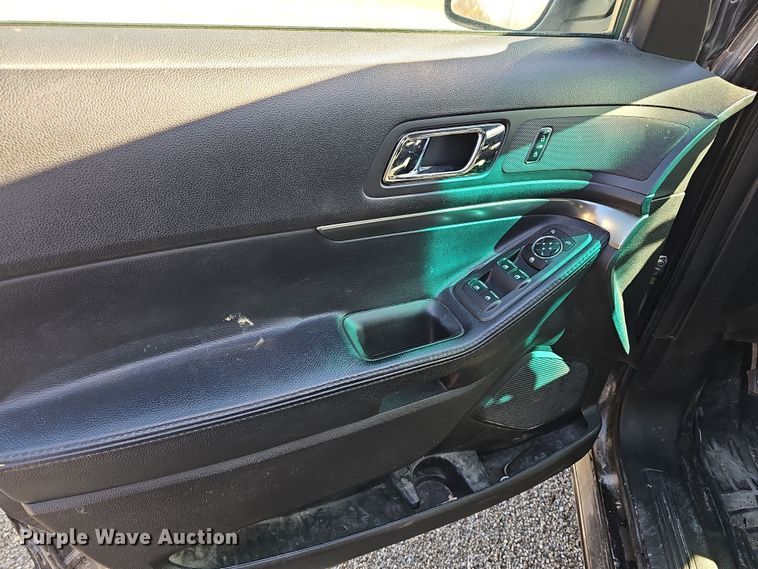 image for item DR5867 2016 Ford Explorer Police Interceptor  SUV