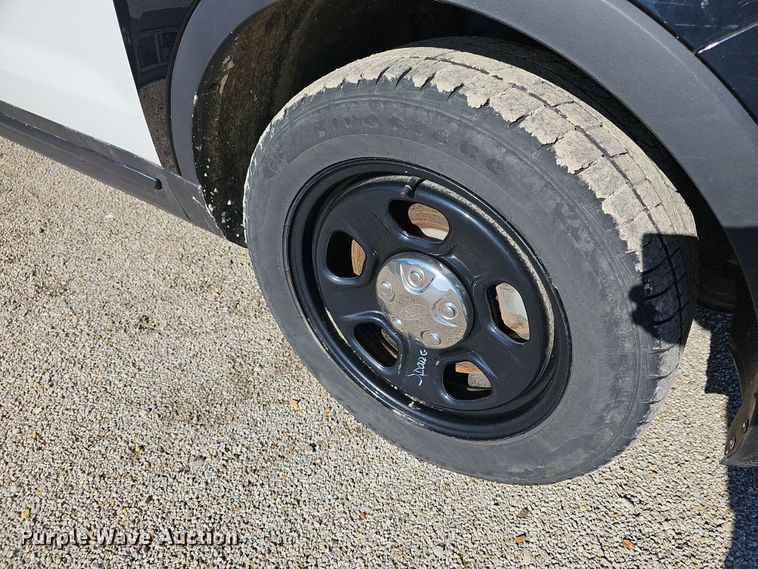 image for item DR5867 2016 Ford Explorer Police Interceptor  SUV