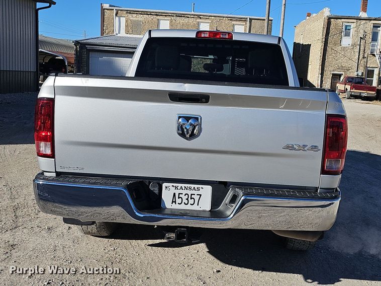 image for item DR5873 2014 Dodge Ram 1500  Crew Cab pickup truck