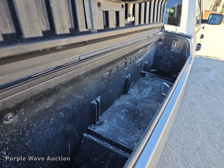 image for item DR5873 2014 Dodge Ram 1500  Crew Cab pickup truck