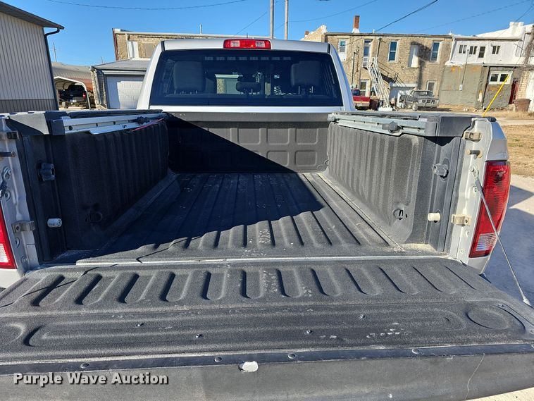 image for item DR5873 2014 Dodge Ram 1500  Crew Cab pickup truck