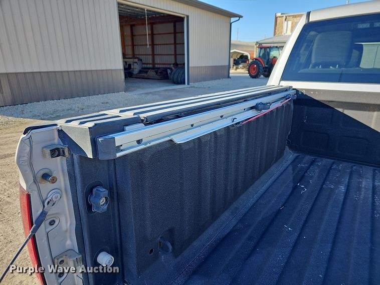 image for item DR5873 2014 Dodge Ram 1500  Crew Cab pickup truck