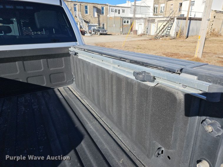 image for item DR5873 2014 Dodge Ram 1500  Crew Cab pickup truck