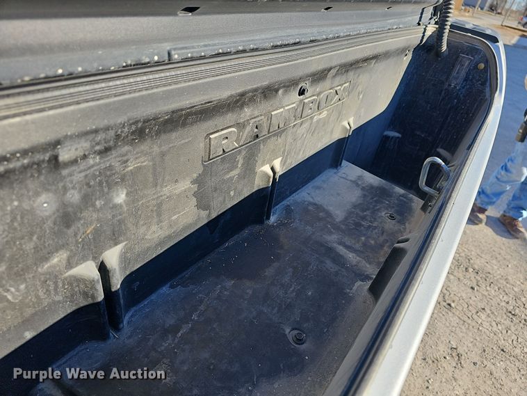 image for item DR5873 2014 Dodge Ram 1500  Crew Cab pickup truck