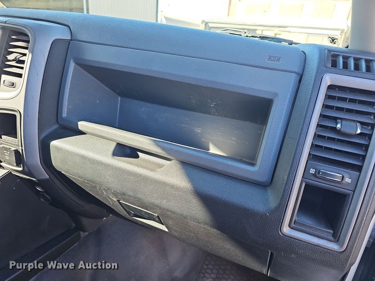 image for item DR5873 2014 Dodge Ram 1500  Crew Cab pickup truck