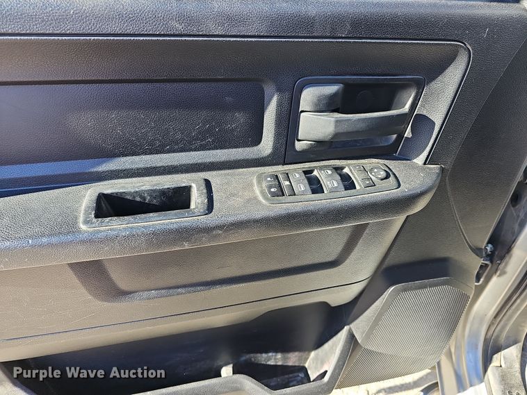 image for item DR5873 2014 Dodge Ram 1500  Crew Cab pickup truck