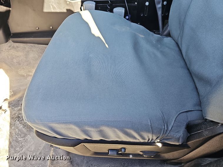 image for item DR5873 2014 Dodge Ram 1500  Crew Cab pickup truck