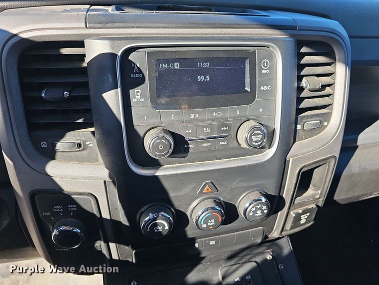 image for item DR5873 2014 Dodge Ram 1500  Crew Cab pickup truck