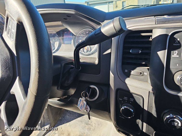 image for item DR5873 2014 Dodge Ram 1500  Crew Cab pickup truck