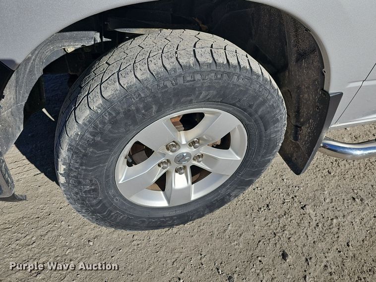 image for item DR5873 2014 Dodge Ram 1500  Crew Cab pickup truck