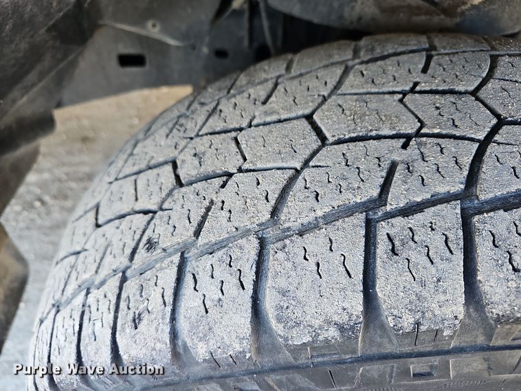 image for item DR5873 2014 Dodge Ram 1500  Crew Cab pickup truck