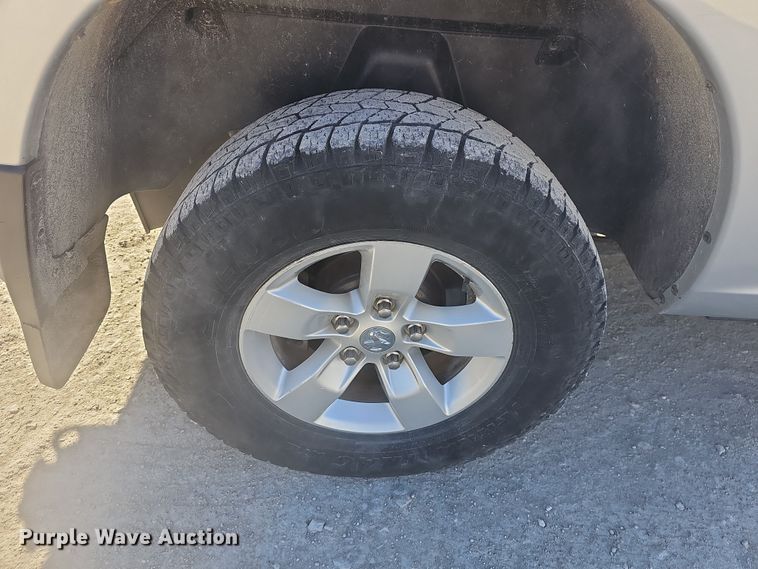 image for item DR5873 2014 Dodge Ram 1500  Crew Cab pickup truck