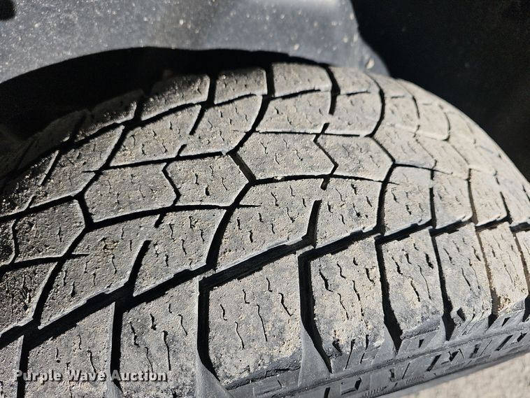 image for item DR5873 2014 Dodge Ram 1500  Crew Cab pickup truck