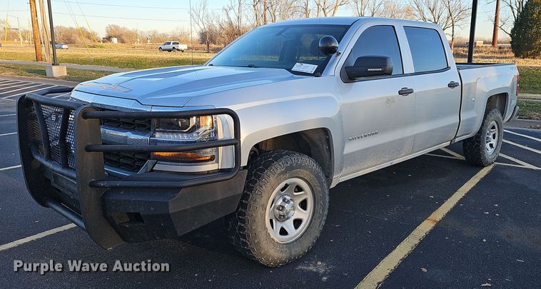 image for item DR5917 2018 Chevrolet Silverado 1500  Crew Cab pickup truck