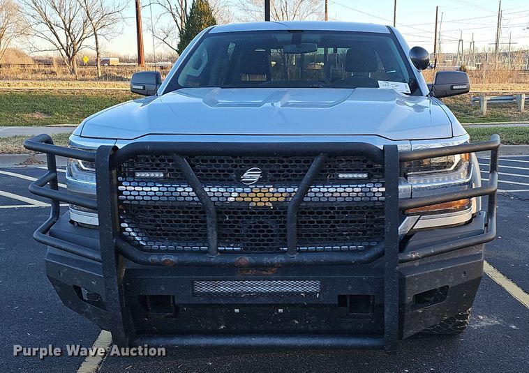 image for item DR5917 2018 Chevrolet Silverado 1500  Crew Cab pickup truck