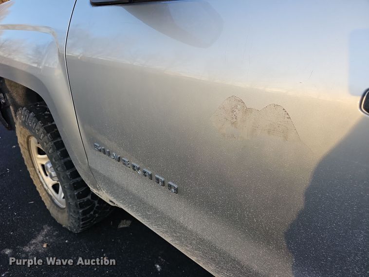 image for item DR5917 2018 Chevrolet Silverado 1500  Crew Cab pickup truck