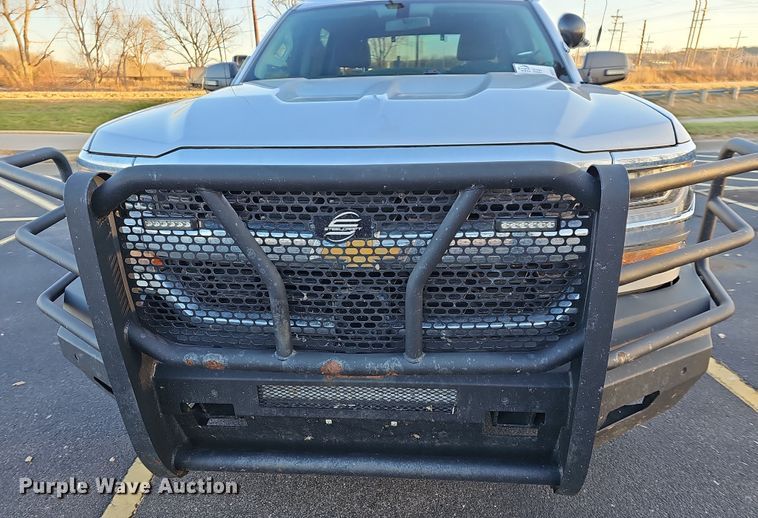 image for item DR5917 2018 Chevrolet Silverado 1500  Crew Cab pickup truck