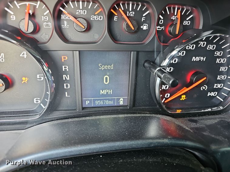 image for item DR5917 2018 Chevrolet Silverado 1500  Crew Cab pickup truck