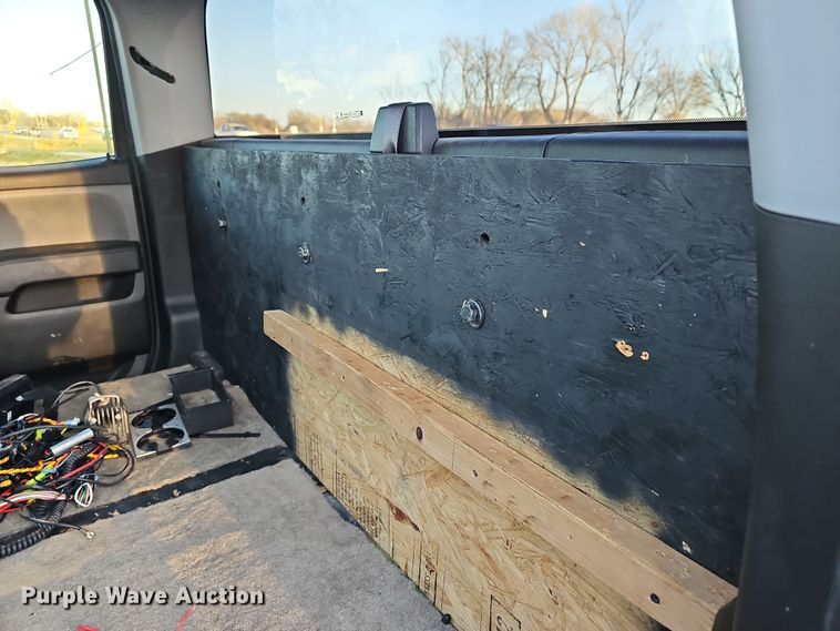 image for item DR5917 2018 Chevrolet Silverado 1500  Crew Cab pickup truck