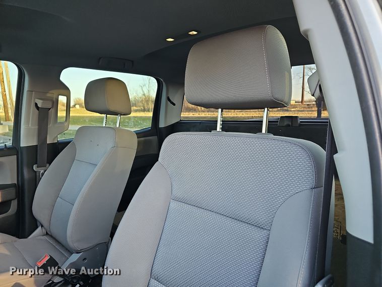 image for item DR5917 2018 Chevrolet Silverado 1500  Crew Cab pickup truck