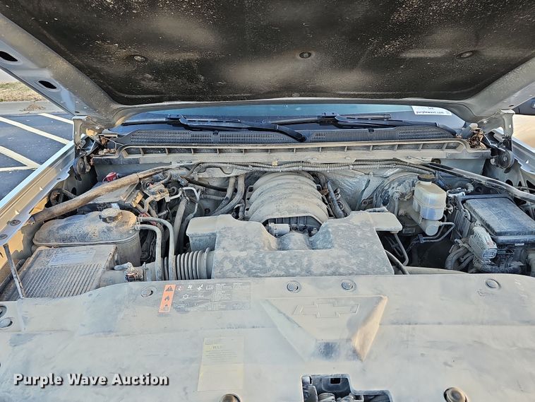 image for item DR5917 2018 Chevrolet Silverado 1500  Crew Cab pickup truck