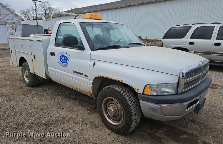 image for item DR5924 2001 Dodge Ram 2500  utility bed pickup truck