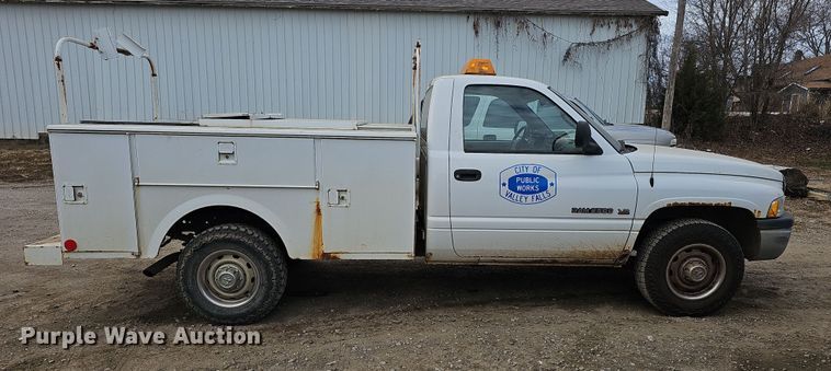image for item DR5924 2001 Dodge Ram 2500  utility bed pickup truck