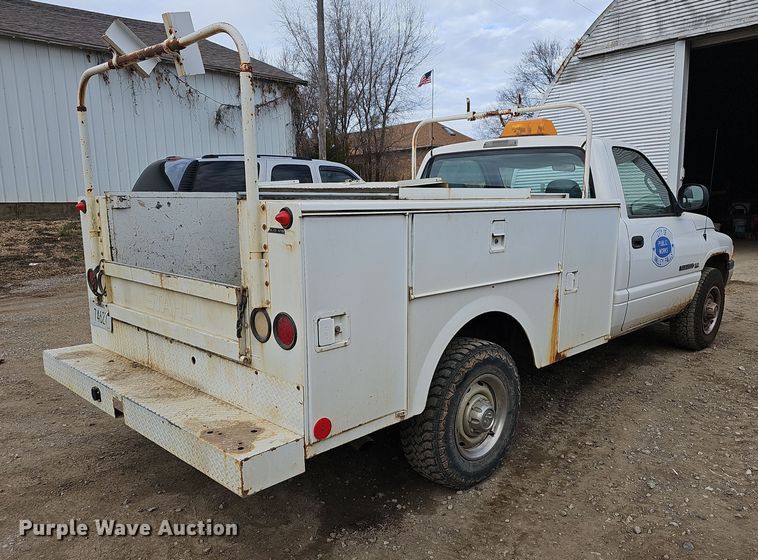 image for item DR5924 2001 Dodge Ram 2500  utility bed pickup truck