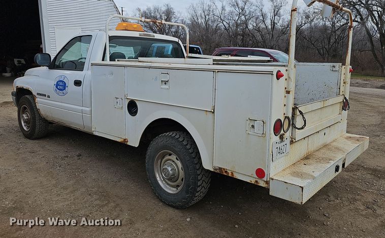 image for item DR5924 2001 Dodge Ram 2500  utility bed pickup truck