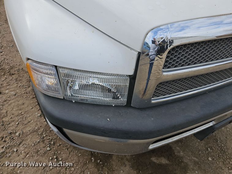 image for item DR5924 2001 Dodge Ram 2500  utility bed pickup truck