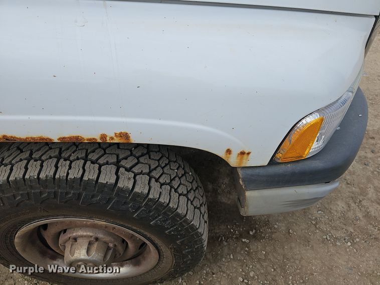 image for item DR5924 2001 Dodge Ram 2500  utility bed pickup truck