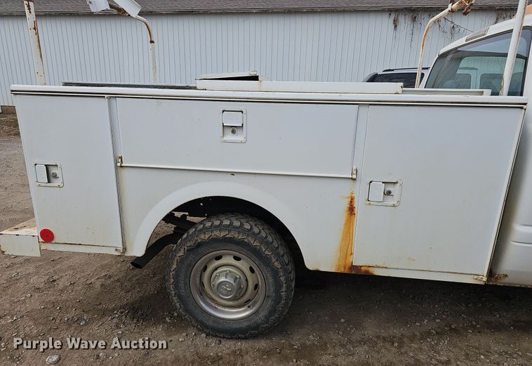 image for item DR5924 2001 Dodge Ram 2500  utility bed pickup truck