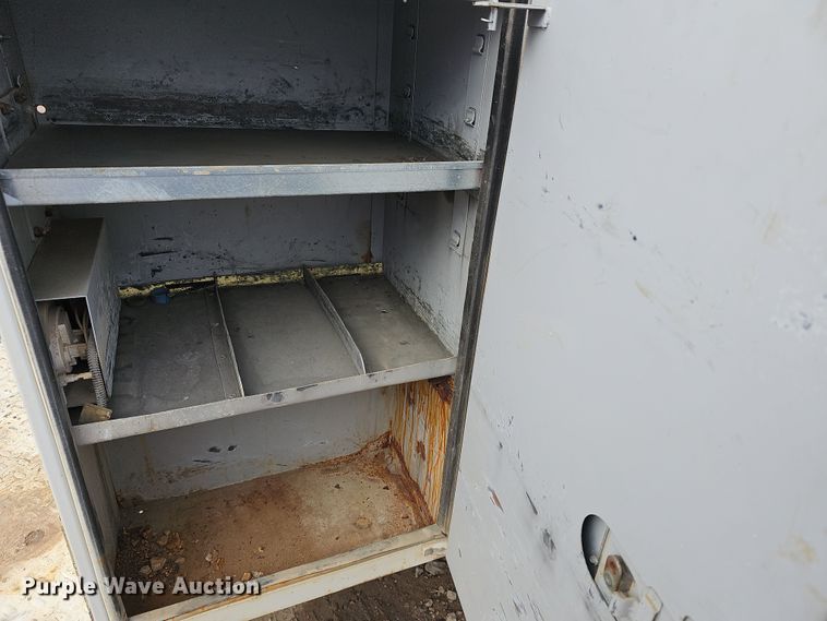 image for item DR5924 2001 Dodge Ram 2500  utility bed pickup truck