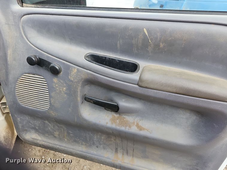 image for item DR5924 2001 Dodge Ram 2500  utility bed pickup truck