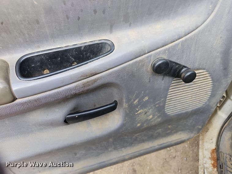 image for item DR5924 2001 Dodge Ram 2500  utility bed pickup truck