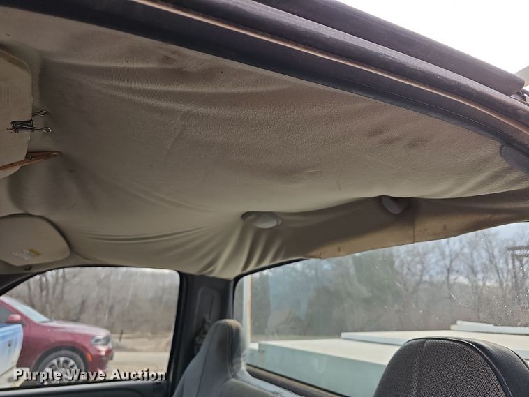 image for item DR5924 2001 Dodge Ram 2500  utility bed pickup truck