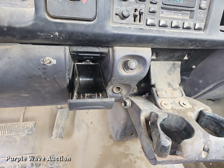 image for item DR5924 2001 Dodge Ram 2500  utility bed pickup truck