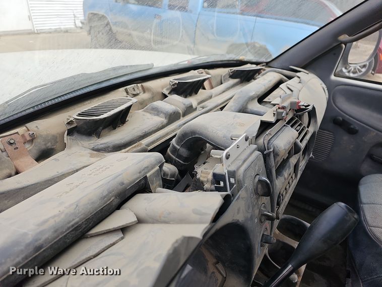 image for item DR5924 2001 Dodge Ram 2500  utility bed pickup truck