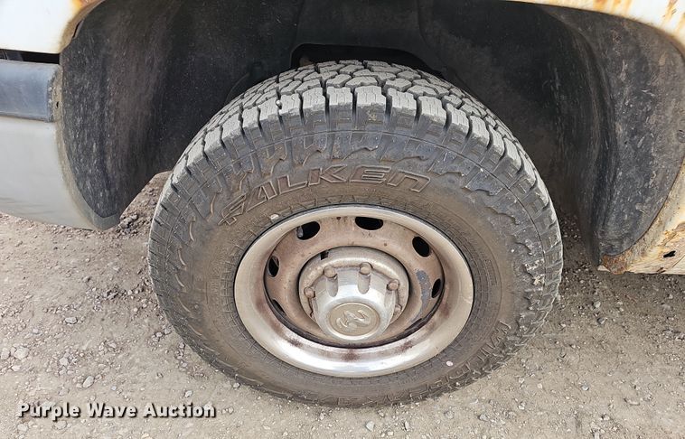 image for item DR5924 2001 Dodge Ram 2500  utility bed pickup truck