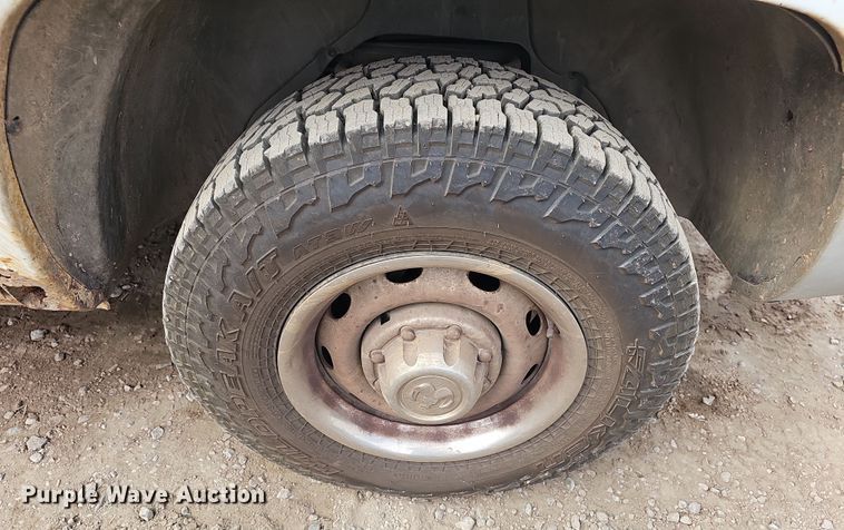 image for item DR5924 2001 Dodge Ram 2500  utility bed pickup truck