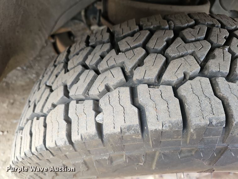 image for item DR5924 2001 Dodge Ram 2500  utility bed pickup truck