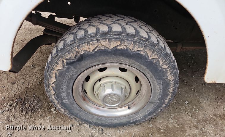 image for item DR5924 2001 Dodge Ram 2500  utility bed pickup truck