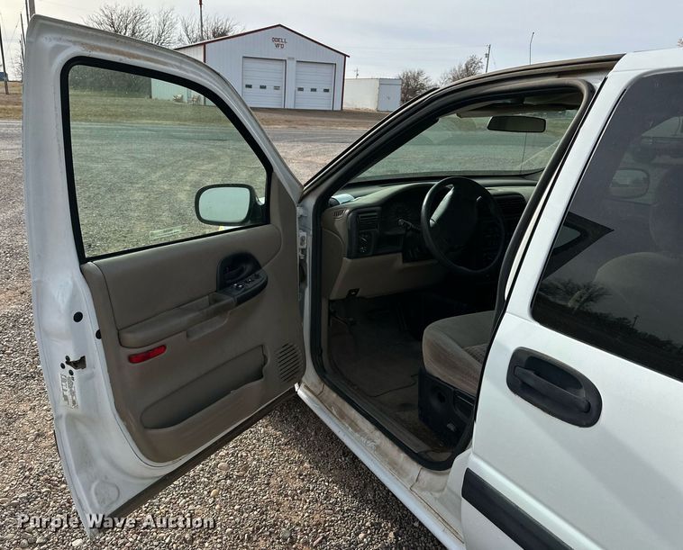 image for item IB9268 2005 Chevrolet Venture  van