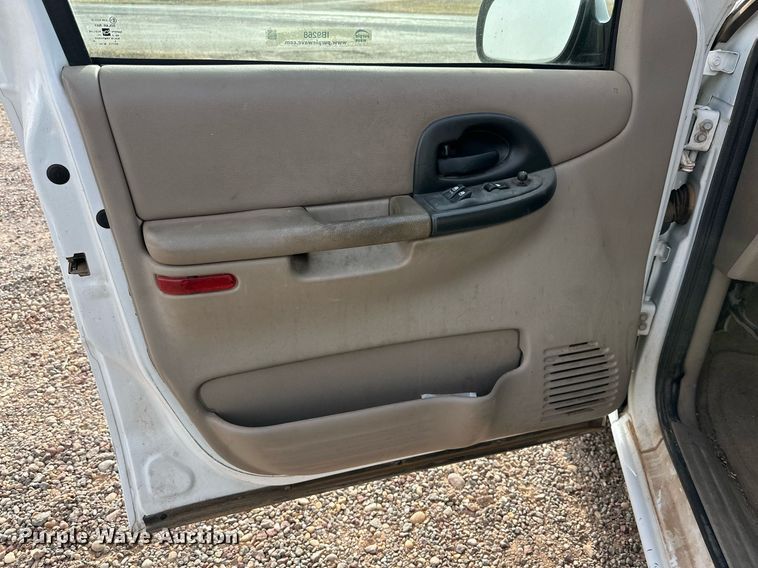 image for item IB9268 2005 Chevrolet Venture  van